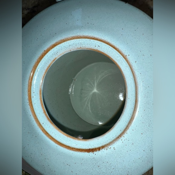 Prairie turquoise by Interiors stoneware teapot.  Like new condition.  Retired. - Picture 4 of 7